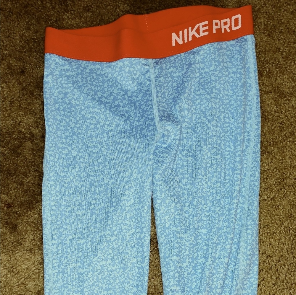 Nike Pro Capris